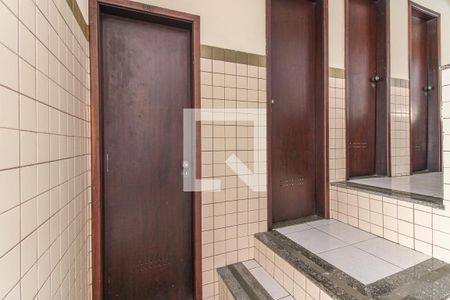 Apartamento à venda com 250m², 3 quartos e 2 vagas Apartamento à venda com 250m², 3 quartos e 2 vagasÁrea de Serviço - Box