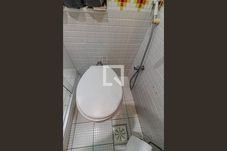 Apartamento à venda com 250m², 3 quartos e 2 vagas Apartamento à venda com 250m², 3 quartos e 2 vagasBanheiro da Suíte