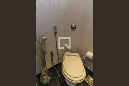 Apartamento à venda com 250m², 3 quartos e 2 vagas Apartamento à venda com 250m², 3 quartos e 2 vagasLavabo