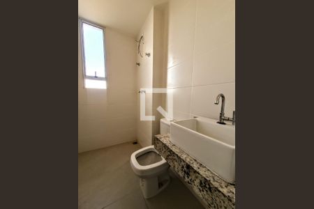 Banheiro de apartamento à venda com 2 quartos, 129m² em Sagrada Família, Belo Horizonte