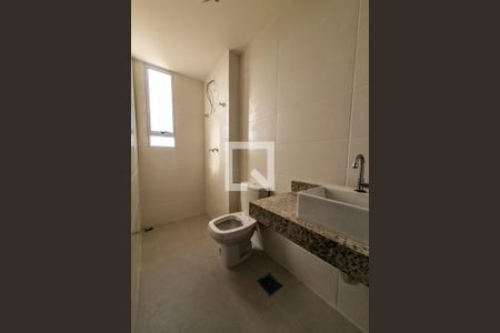 Banheiro de apartamento à venda com 2 quartos, 129m² em Sagrada Família, Belo Horizonte