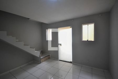 Sala de casa para alugar com 2 quartos, 70m² em Centro, Nilópolis