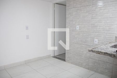 Sala e Cozinha de kitnet/studio para alugar com 1 quarto, 30m² em Parque Edu Chaves, São Paulo