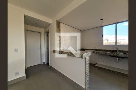 Cozinha de apartamento à venda com 2 quartos, 65m² em Sagrada Família, Belo Horizonte