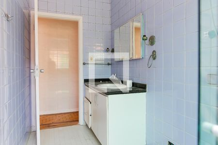 Casa para alugar com 206m², 3 quartos e 1 vaga Casa para alugar com 206m², 3 quartos e 1 vagaBanheiro Social