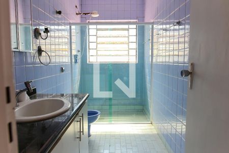 Casa para alugar com 206m², 3 quartos e 1 vaga Casa para alugar com 206m², 3 quartos e 1 vagaBanheiro Social