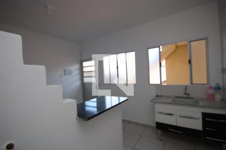 Sala e Cozinha de casa para alugar com 1 quarto, 40m² em Vila Germinal, São Paulo