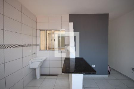 Sala e Cozinha de casa para alugar com 1 quarto, 40m² em Vila Germinal, São Paulo