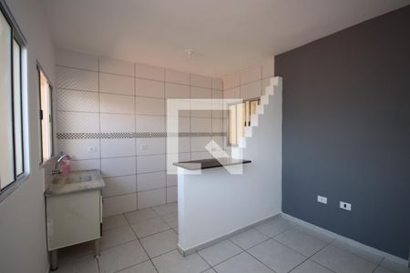 Sala e Cozinha de casa para alugar com 1 quarto, 40m² em Vila Germinal, São Paulo