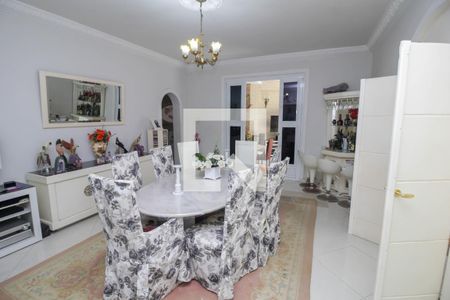 Sala  de casa à venda com 4 quartos, 600m² em Catete, Rio de Janeiro