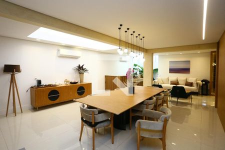 Sala de casa de condomínio à venda com 4 quartos, 400m² em Vila Progredior, São Paulo