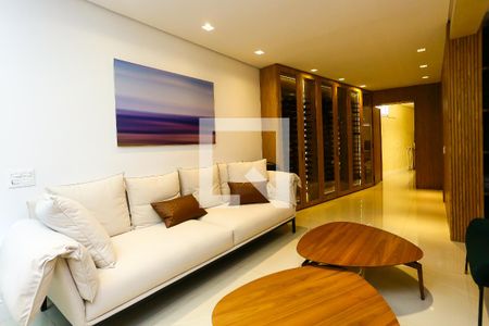 Sala de casa de condomínio à venda com 4 quartos, 400m² em Vila Progredior, São Paulo