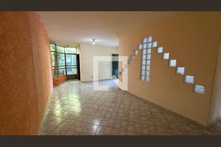 Sala de casa para alugar com 4 quartos, 229m² em São Francisco, Goiânia