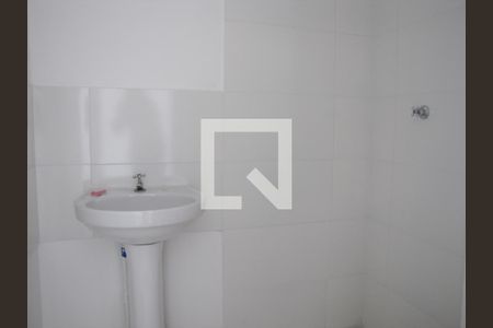 Banheiro de apartamento para alugar com 1 quarto, 30m² em Vila Guilhermina, São Paulo