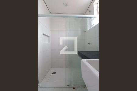 Banheiro de apartamento à venda com 1 quarto, 58m² em Centro, Campinas