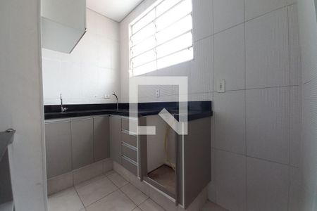 Cozinha  de apartamento à venda com 1 quarto, 58m² em Centro, Campinas