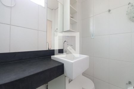 Banheiro de apartamento à venda com 1 quarto, 58m² em Centro, Campinas