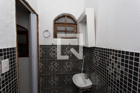 Banheiro de casa para alugar com 2 quartos, 72m² em Serraria, Diadema