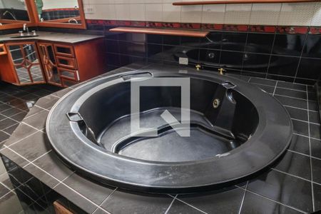 Casa à venda com 339m², 3 quartos e 4 vagas Casa à venda com 339m², 3 quartos e 4 vagasBanheiro da Suíte