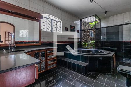 Casa à venda com 339m², 3 quartos e 4 vagas Casa à venda com 339m², 3 quartos e 4 vagasBanheiro da Suíte