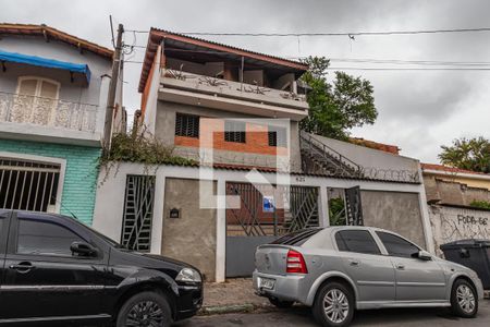 Casa à venda com 339m², 3 quartos e 4 vagas Casa à venda com 339m², 3 quartos e 4 vagasFachada