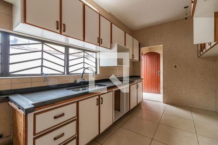 Casa à venda com 339m², 3 quartos e 4 vagas Casa à venda com 339m², 3 quartos e 4 vagasCozinha