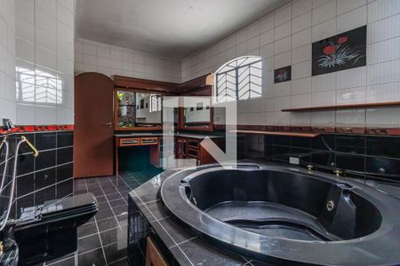 Casa à venda com 339m², 3 quartos e 4 vagas Casa à venda com 339m², 3 quartos e 4 vagasBanheiro da Suíte