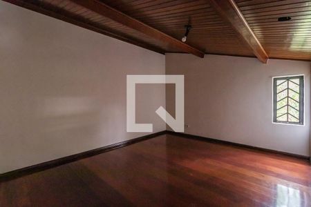 Casa à venda com 339m², 3 quartos e 4 vagas Casa à venda com 339m², 3 quartos e 4 vagasSala íntima