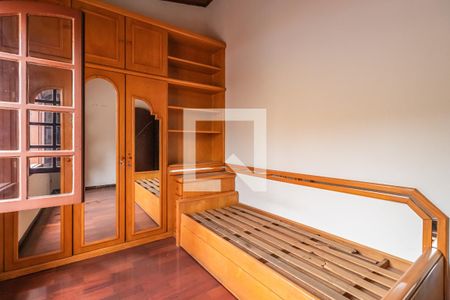 Casa à venda com 339m², 3 quartos e 4 vagas Casa à venda com 339m², 3 quartos e 4 vagasQuarto 2