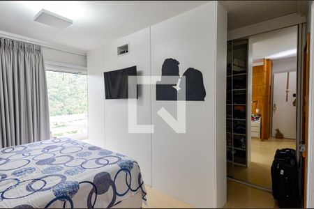 Casa de condomínio à venda com 290m², 4 quartos e 1 vagaQuarto