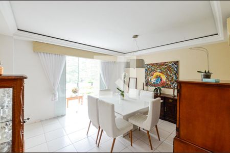 Sala de casa de condomínio à venda com 4 quartos, 290m² em Itaipu, Niterói