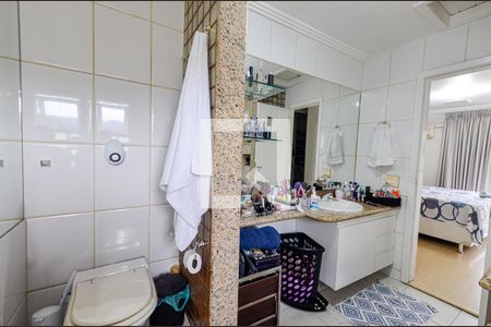 Banheiro do Quarto  de casa de condomínio à venda com 4 quartos, 290m² em Itaipu, Niterói