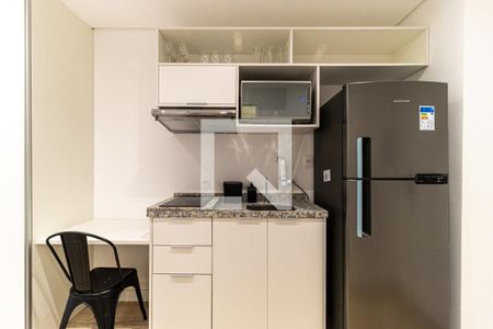 Cozinha de kitnet/studio para alugar com 1 quarto, 27m² em República, São Paulo
