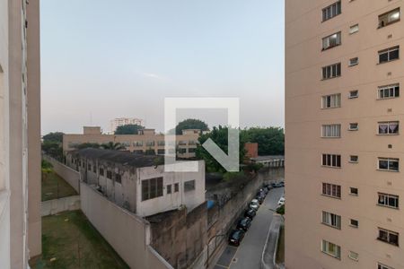 Vista de apartamento à venda com 2 quartos, 34m² em Parque Fongaro, São Paulo