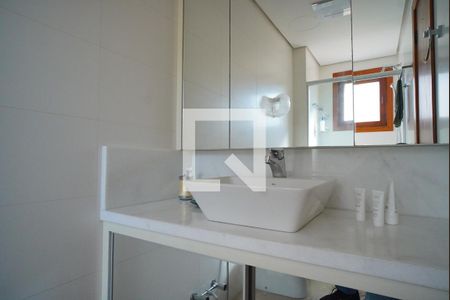 Banheiro 1 suíte de apartamento à venda com 3 quartos, 450m² em Jardim Lindóia, Porto Alegre