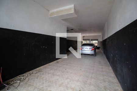 Garagem de casa à venda com 3 quartos, 280m² em Vila Carmosina, São Paulo