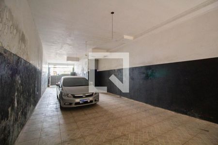 Garagem de casa à venda com 3 quartos, 280m² em Vila Carmosina, São Paulo