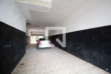 Garagem de casa à venda com 3 quartos, 280m² em Vila Carmosina, São Paulo