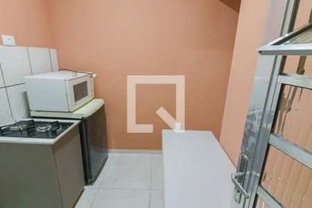 Cozinha de casa para alugar com 1 quarto, 16m² em Vila Universitaria, São Paulo