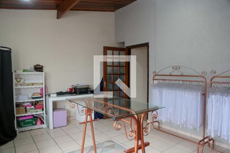 Sala de casa à venda com 4 quartos, 253m² em Bela Vista, Osasco