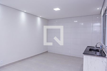 Sala e Cozinha de casa para alugar com 2 quartos, 47m² em Parque Cisper, São Paulo