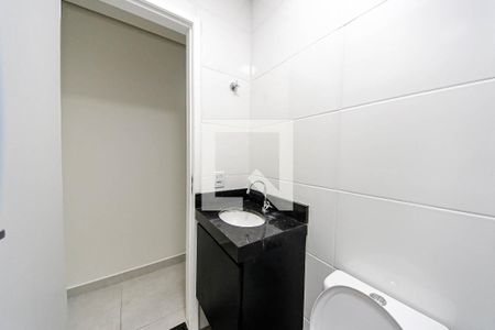 Banheiro de apartamento para alugar com 1 quarto, 45m² em Vila Santa Clara, São Paulo