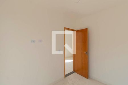 Quarto 1 de apartamento para alugar com 2 quartos, 32m² em Jardim Itapemirim, São Paulo