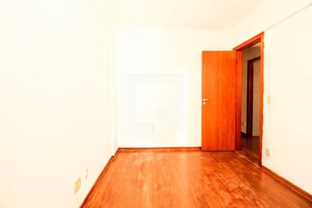 Quarto de apartamento para alugar com 4 quartos, 110m² em Buritis, Belo Horizonte