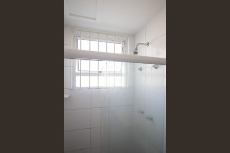 Banheiro de apartamento para alugar com 2 quartos, 45m² em Vila Lage, São Gonçalo