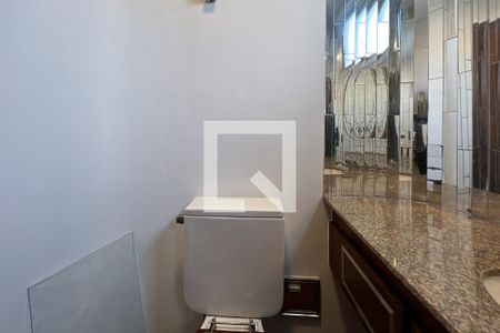 Lavabo de apartamento para alugar com 4 quartos, 210m² em Itaim Bibi, São Paulo