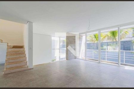Casa à venda com 4 quartos, 424m² em Jardim Cordeiro, São Paulo