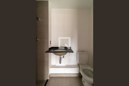 Banheiro de kitnet/studio para alugar com 1 quarto, 29m² em Bom Retiro, São Paulo