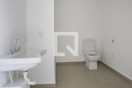 Banheiro de kitnet/studio para alugar com 1 quarto, 62m² em Perdizes, São Paulo