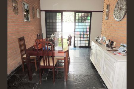 Casa à venda com 5 quartos, 324m² em Parque São Quirino, Campinas